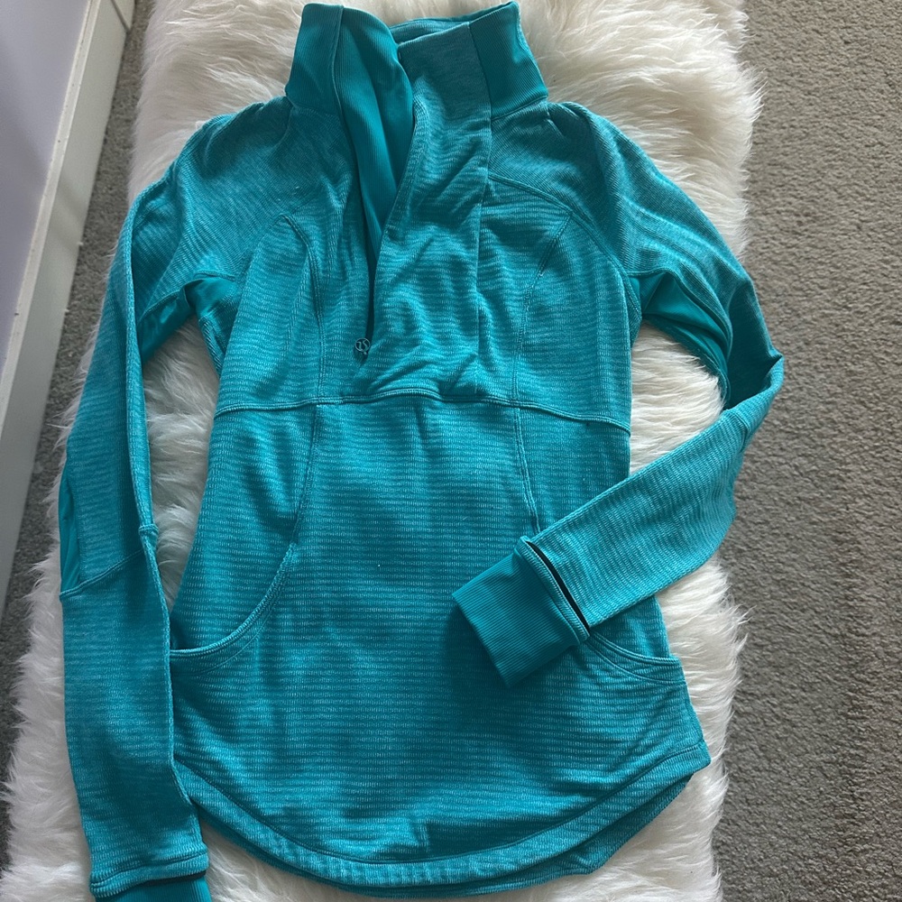 Lululemon sweater size 4